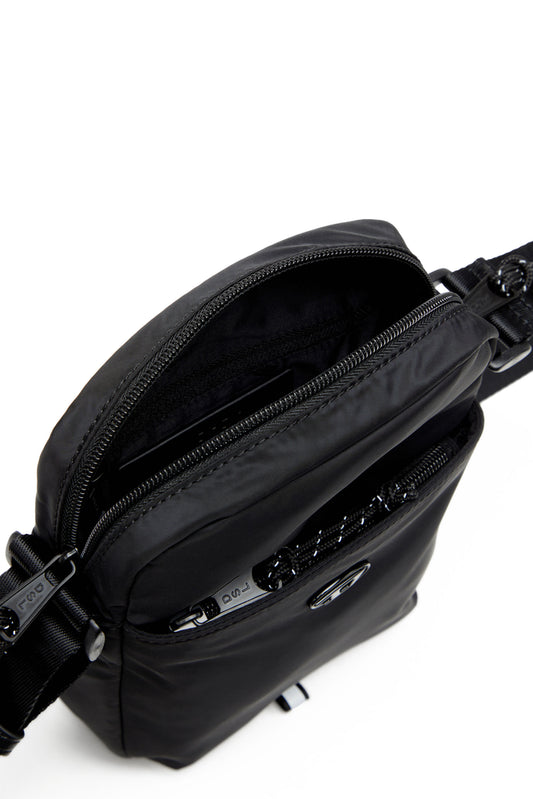 D-Pack-Crossbody bag in tech fabric (3)